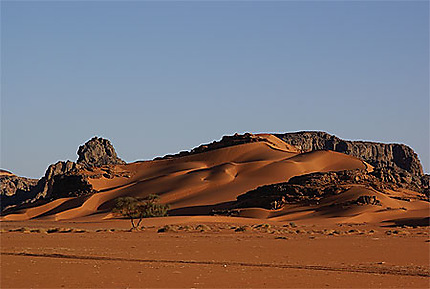 Vers les dunes de Tin Merzouga