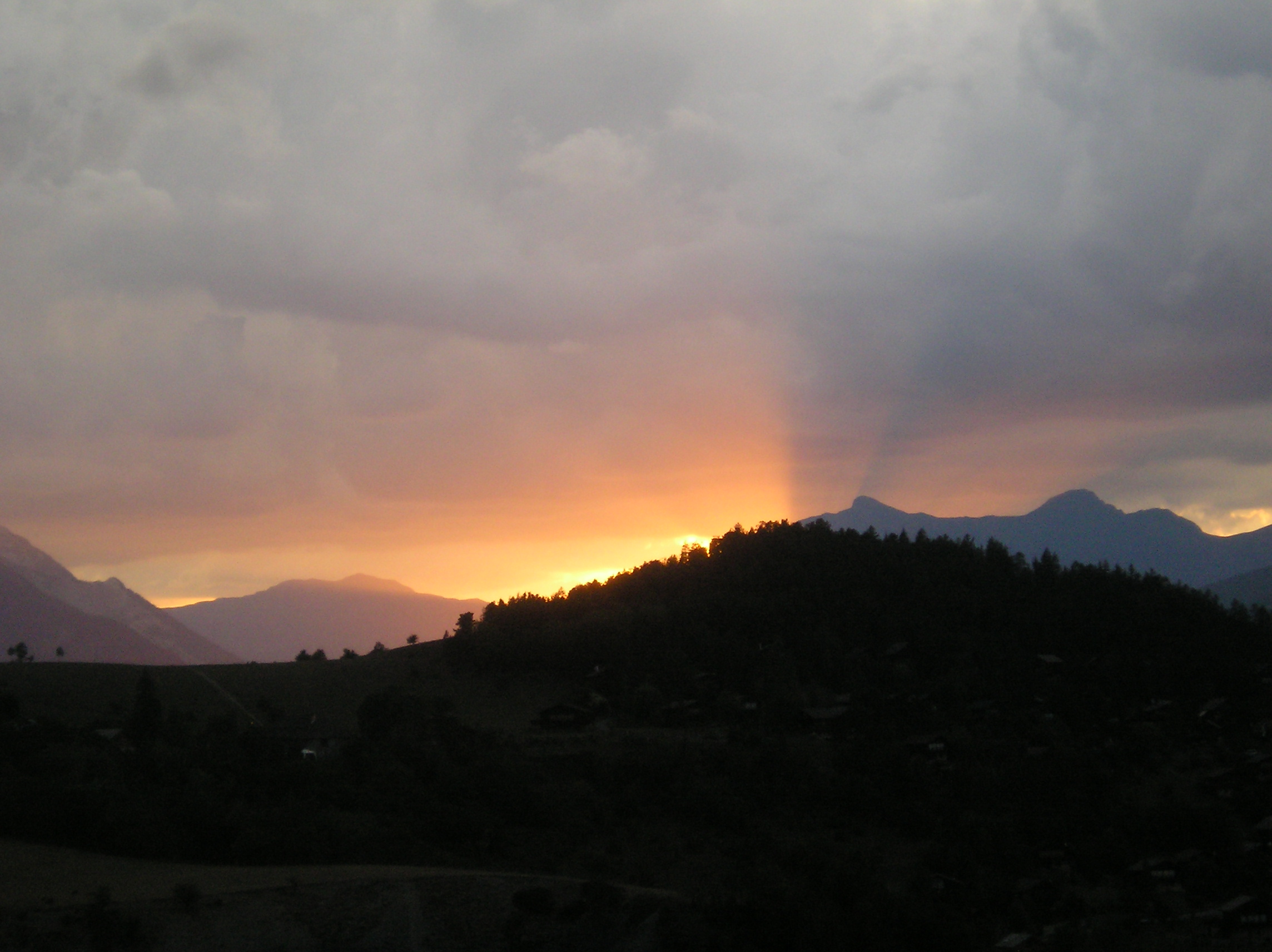Le soleil se couche vers Barcelonnette Le soleil se couche vers Barcelonnette