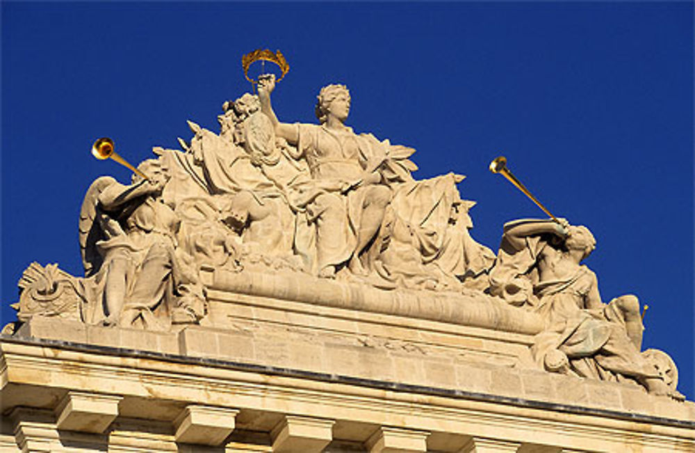 Fronton, porte de Paris, place Simon Vollant, Lille