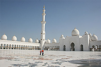 Ouvriers dans la mosquée