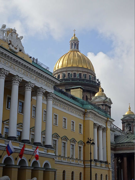 Rotonde et palais de Saint-Pétersbourg