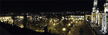 La Plaza de Armas, la nuit
