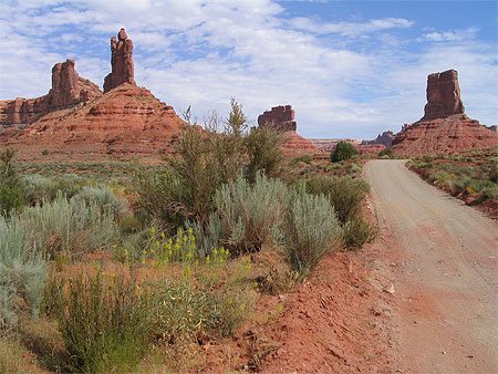 Sur la piste de Valley of gods Sur la piste de Valley of gods