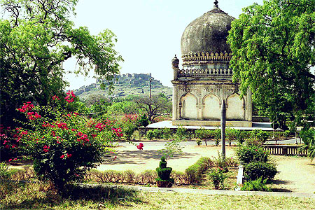 Hyderabad: tombeaux des Nizams Hyderabad: tombeaux des Nizams