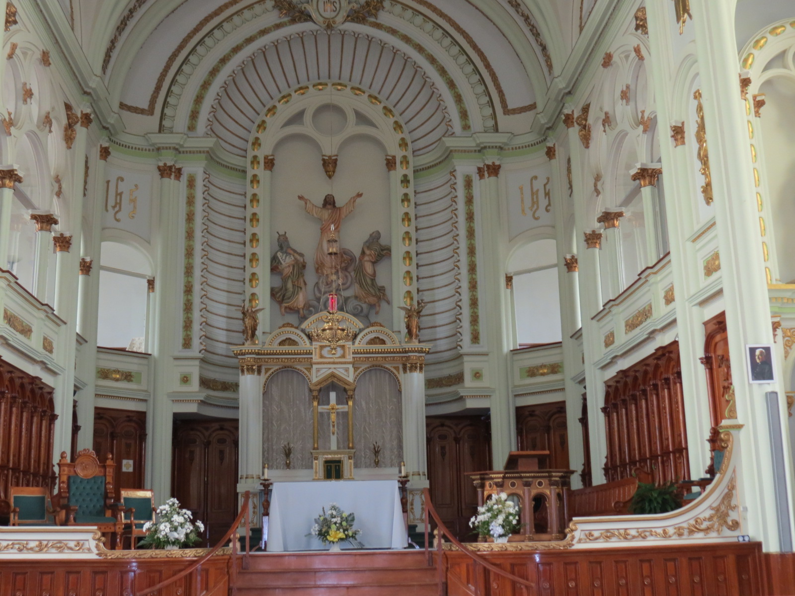Intérieur de l'église de Cap-Chat Intérieur de l'église de Cap-Chat