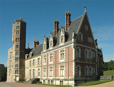 Château de Beaumont la Ronce Château de Beaumont la Ronce