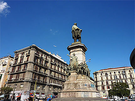 Napoli Place de Garibaldi près de la Gare