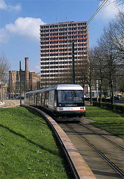Tramway, boulevard du Général Leclerc, Roubaix