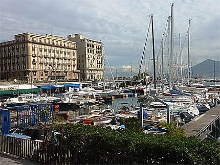Le port de plaisance de Naples