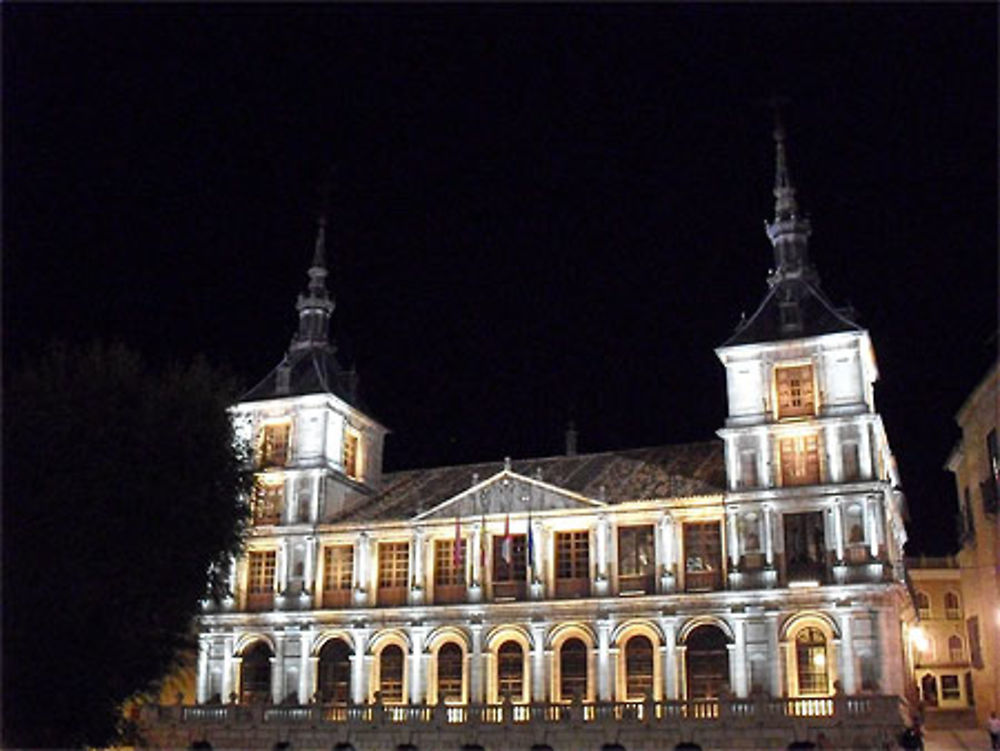 Hôtel-de-Ville de nuit