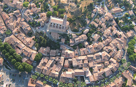 Bédoin (84) vu du ciel Bédoin (84) vu du ciel