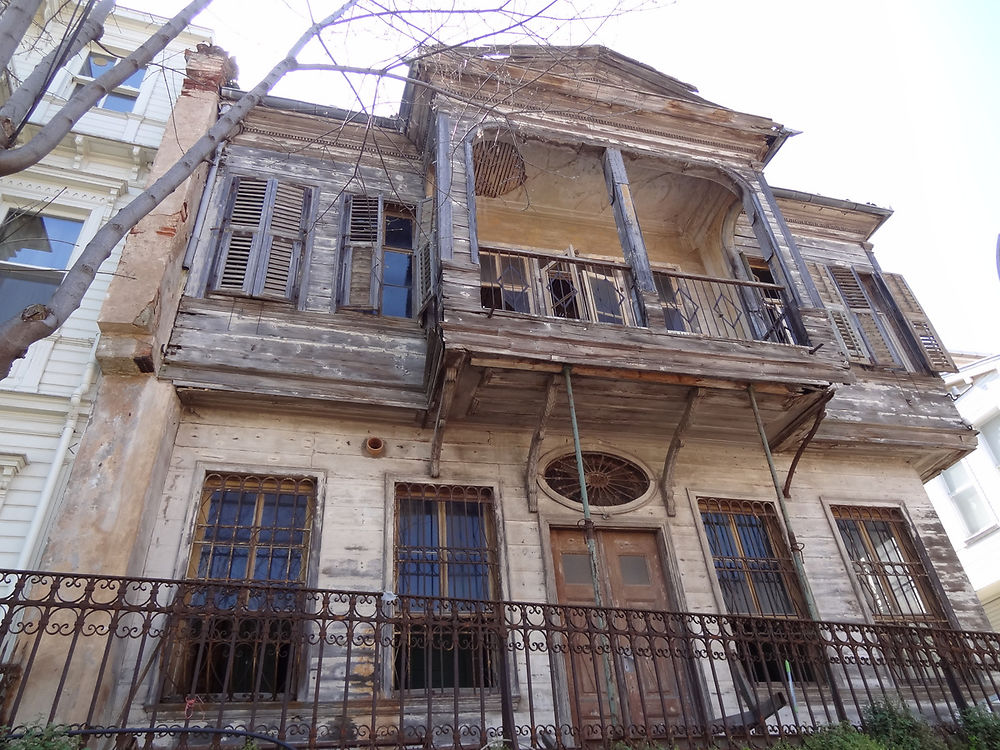 Ancienne maison en bois