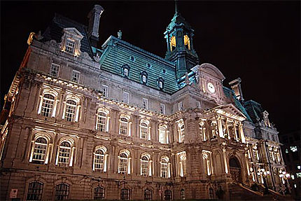 Hôtel de ville de Montréal, de nuit!