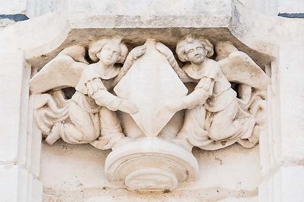Monastère de Brou, anges sur la façade