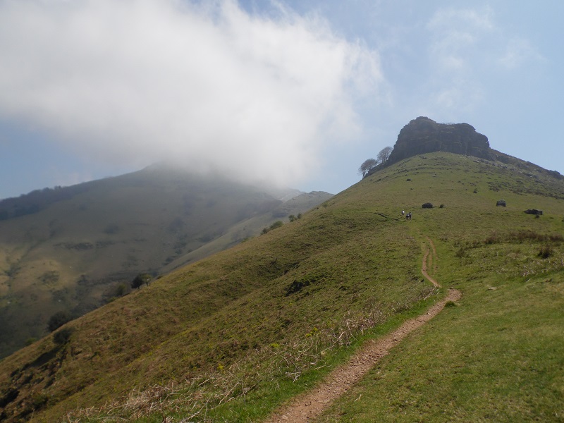 Le sommet de la Rhune perdu dans les nuages Le sommet de la Rhune perdu dans les nuages