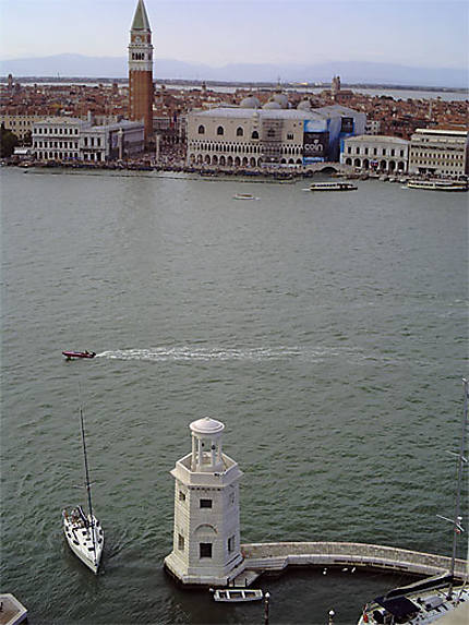 Le palais des Doges et le campanile vue de San Giorgio Maggiore