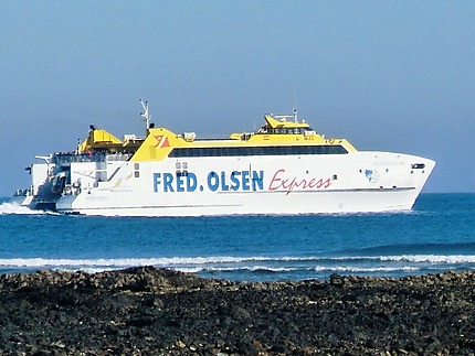 Ferry pour rejoindre deux îles des Canaries