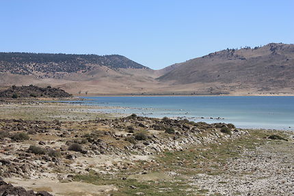 Lac dans le Moyen Atlas, à 2000 m d'altitude
