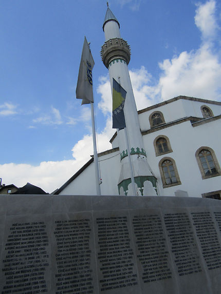 Monument aux Morts et mosquée