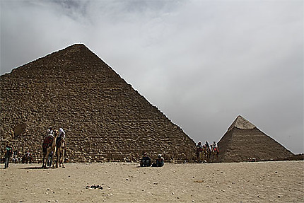 Duo de pyramides