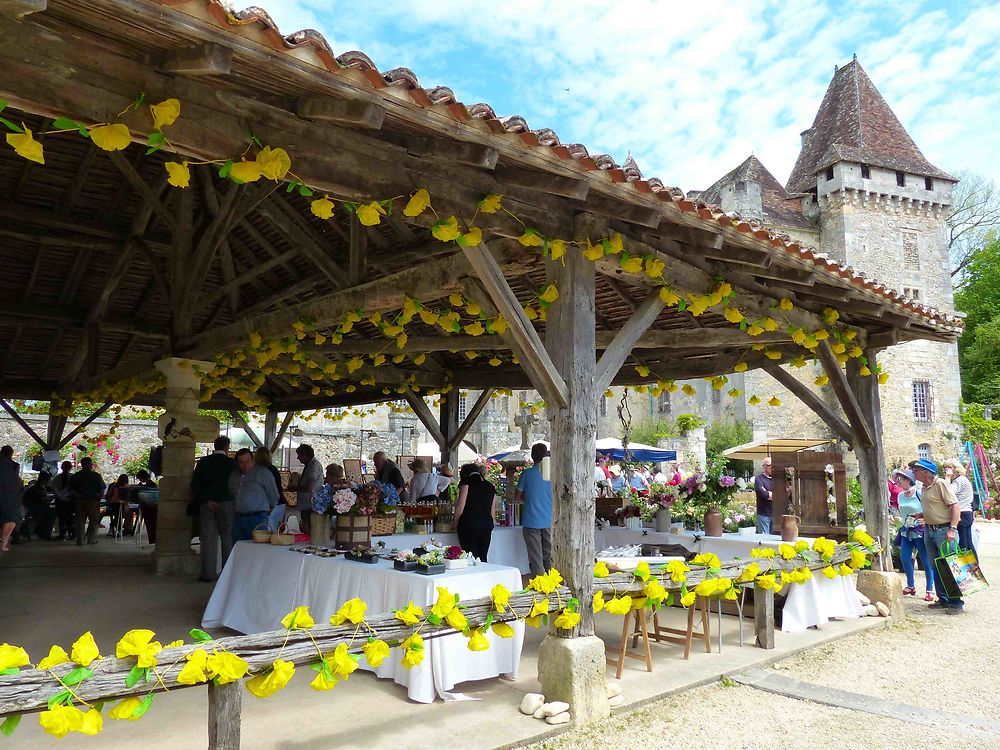 Saint-Pierre de Côle - Marché aux Fleurs