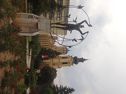 Eglise orthodoxe et Monument à la Paix