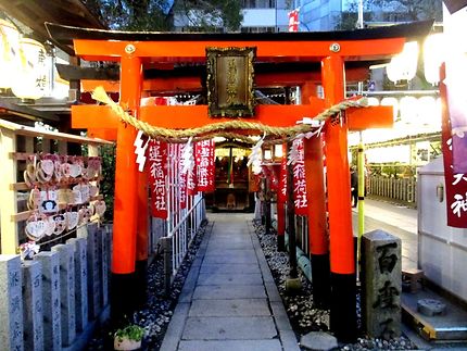 Tsuyu-no-Tenjinja Shrine (Ohatsu Tenjin) 