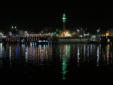 Esna, vue du Nil la nuit