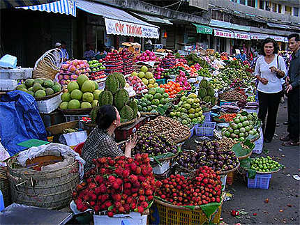 Marché aux fruits à Nha Trang