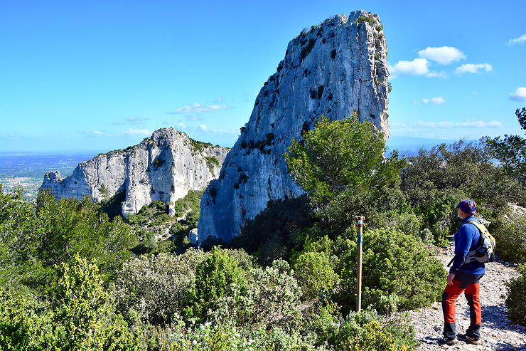 Une randonnée au sommet des Alpilles : le Rochers des Deux Trous