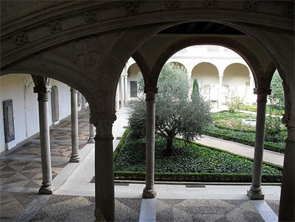 Museo de Santa Cruz : le cloître