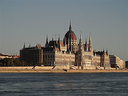 Couché de soleil sur Pest, Parlement de Hongrie