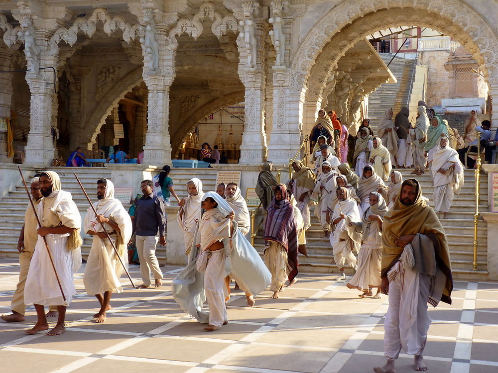 Pèlerins du temple de Palitana