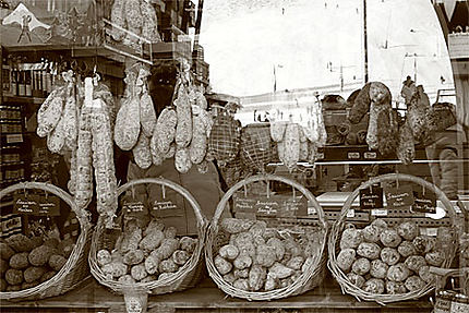 Vitrine de saucissons- Les Gets