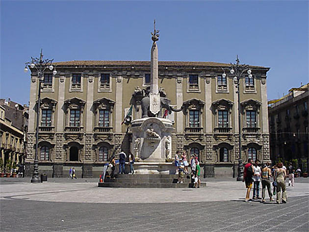 Palazzo Degli Elefanti : Piazza Del Duomo : Catane : Sicile Ionienne ...