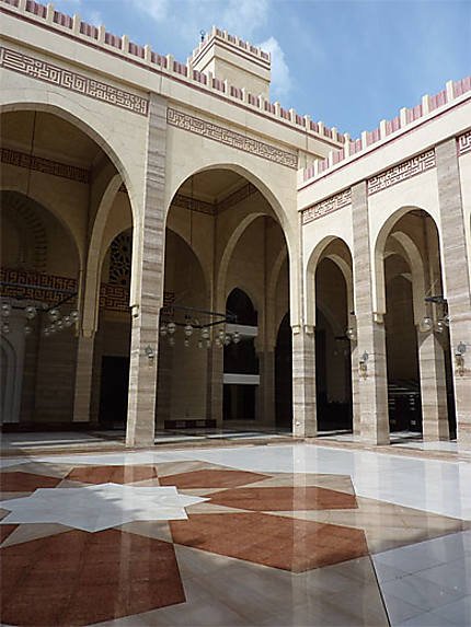 Cour centrale de la mosquée