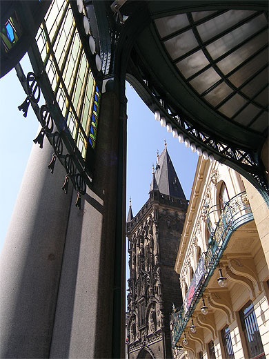 Maison de la municipalité et tour Poudrière Maison de la municipalité et tour Poudrière