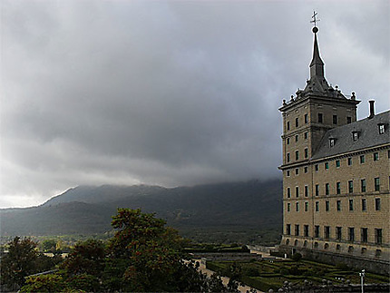 Orage sur l'Escorial