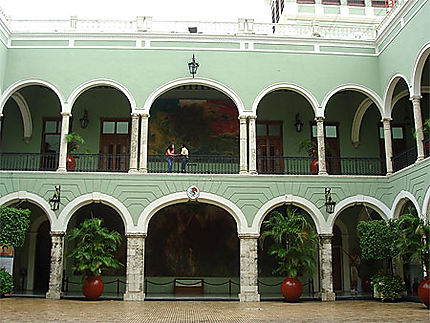 Ancien palais du gouverneur à l'époque coloniale
