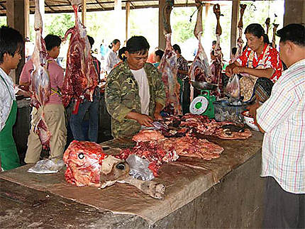 Boucherie au marché de Muang Sing