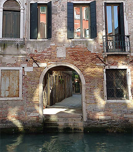 Dans les canaux de Venise