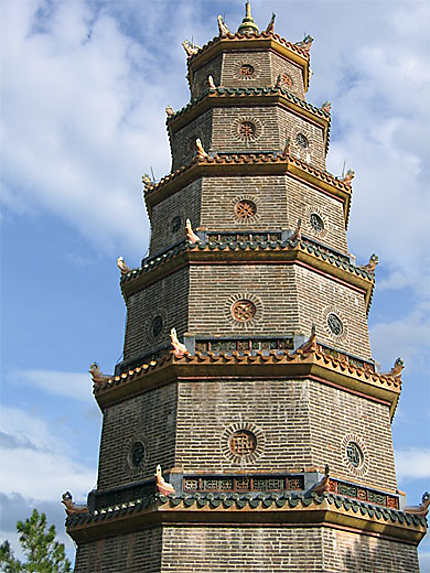 La pagode de Thiên Mu