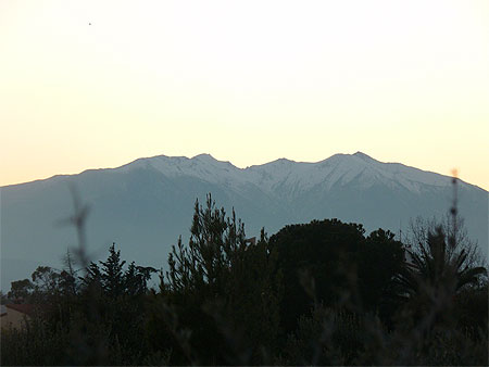 Fin du jour sur le Canigou Fin du jour sur le Canigou