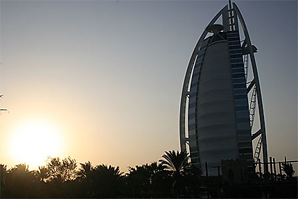 Coucher de soleil sur le Burj Al-Arab