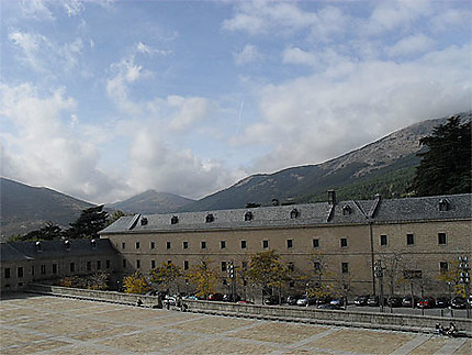 Sommets derrière l'Escorial