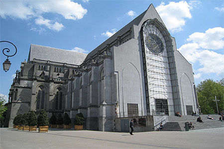 Lille - Cathédrole ND de la Treille et sa façade moderne !