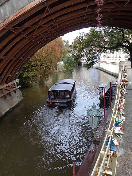 Canal sous le pont Charles