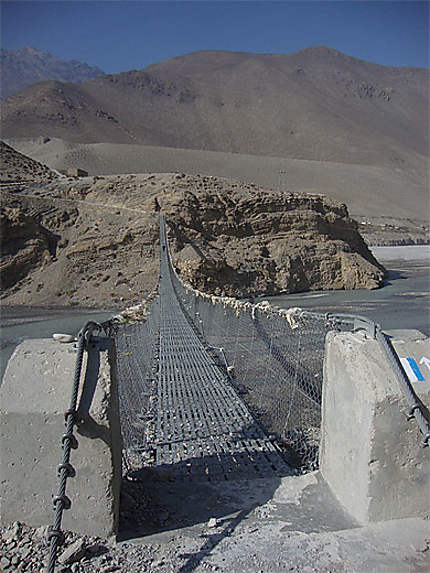 Pont suspendu sur le Kali Gandaki