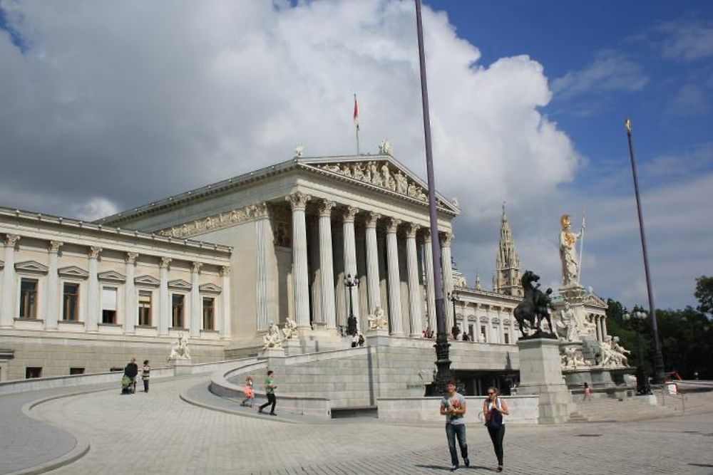 Palais de justice sous le soleil