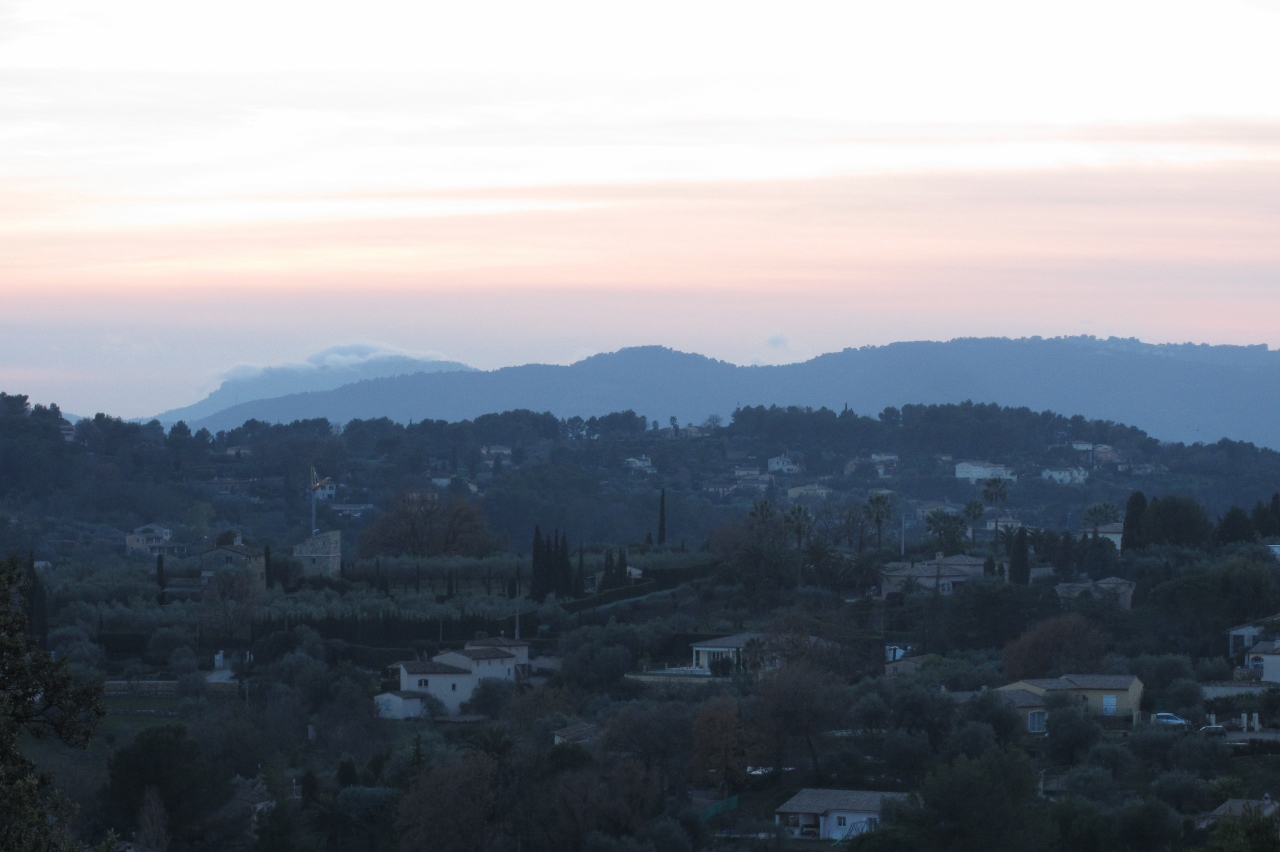La nuit tombe sur Opio La nuit tombe sur Opio
